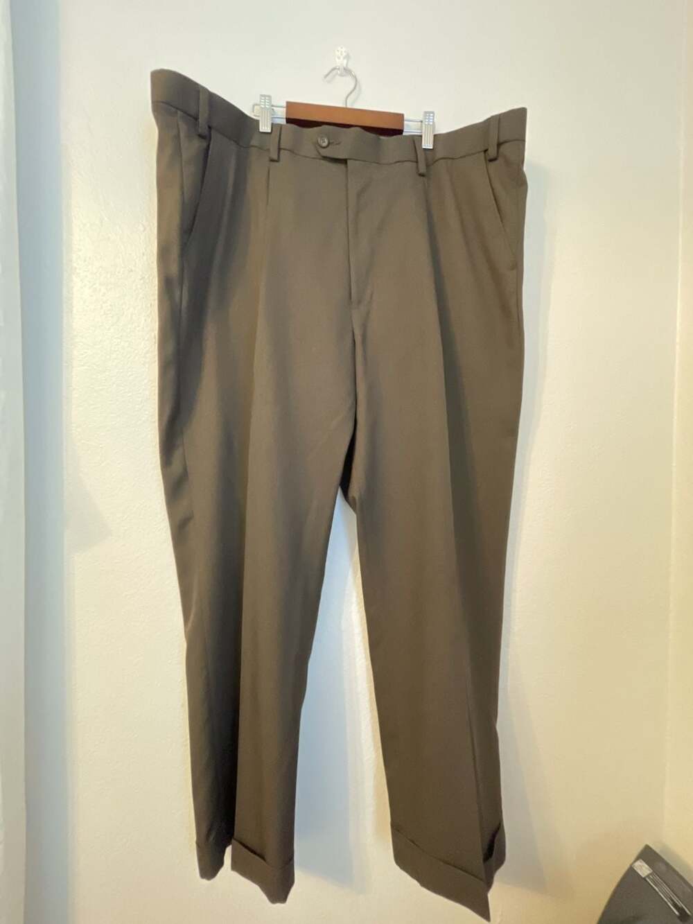 Mens Pleated Dress Pants Cuffed Trousers Olive Brown Polyester
44x30